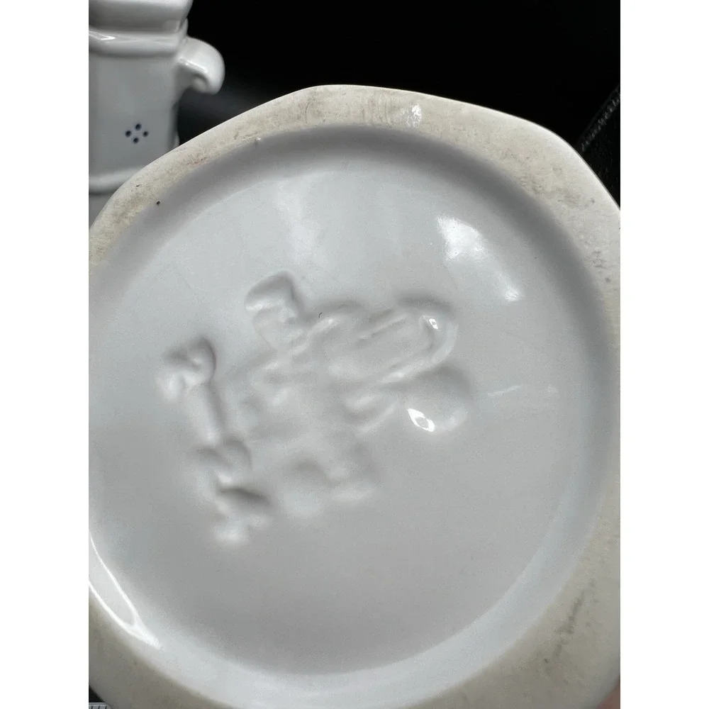Pfaltzgraff White Heritage‎ Small Blue Floral Milk Or Creamer Pitcher 2-24 F18